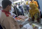 Daging Sapi Beku Jadi Incaran Masyarakat Palembang di Pasar Murah