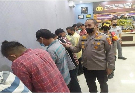Sebanyak 13 orang pria ditangkap Polsek Sako lantaran bermain Judi. (Ist/RMOLSumsel.id). 
