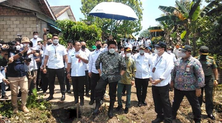 Gubernur Sumsel, Herman Deru saat meninjau langsung lokasi. (Istimewa/rmolsumsel.id)