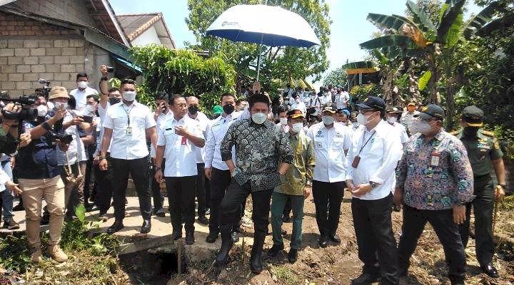 Gubernur Sumsel, Herman Deru saat meninjau langsung lokasi. (Istimewa/rmolsumsel.id)