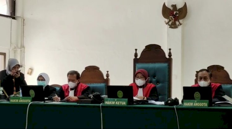 Majelis Hakim Pengadilan Negeri Palembang, Sumatera Selatan menjatuhkan vonis hukuman penjara selama enam tahun terhadap oknum dosen Universitas Sriwijaya (Unsri) atas kasus dugaan pelecehan seksual terhadap mahasiswi/Foto: Yosep Indra Praja
