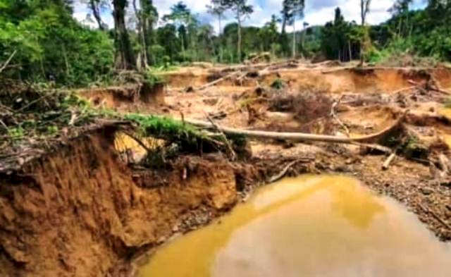 Lokasi penambangan emas tanpa izin di tepi Sungai Tiku digerebek anggota Polres Muratara. (Ist/rmolsumsel.id)