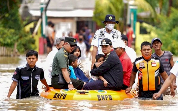 Ketiga kawasan yang masih banjir yakni Perumahan Orchid, Mekar Sari dan Perumahan Citra Tanah Mas/ist