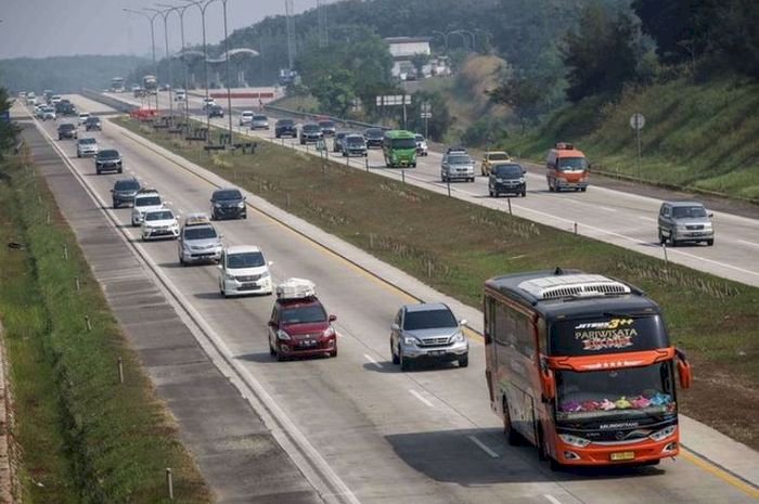 Lebaran 2022 ini Pemerintah kembali akan menerapkan ganjil genap dan one way untuk mengantisipasi kemacetan. (Net/rmolsumsel.id)