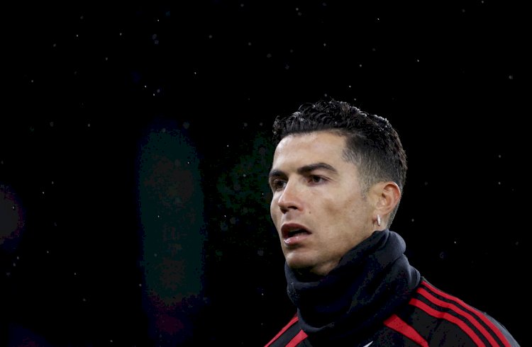Cristiano Ronaldo berduka setelah satu dari anak kembarnya meninggal dunia. (Reuters/rmolsumsel.id)