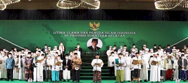 Ijtima Ulama dan Pemuda Islam Indonesia se-Sumsel mendeklarasikan dukungan kepada Sandiaga Uno maju sebagai Presiden pada Pilpres 2024. (Ist/rmolsumsel.id)