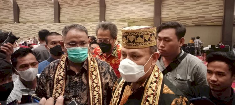 Ketua KPK Firli Bahuri dan Ketum JMSI Teguh Santosa/ FaizKetua KPK Firli Bahuri dan Ketum JMSI Teguh Santosa. (Faiza Ukhti/RmolLampung.id). 