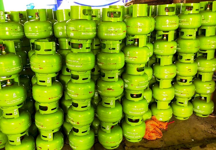 Elpiji 3 kilogram diperuntukkan hanya bagi konsumen rumah tangga dan UKM. (Kemnterian ESDM/rmolsumsel.id)
