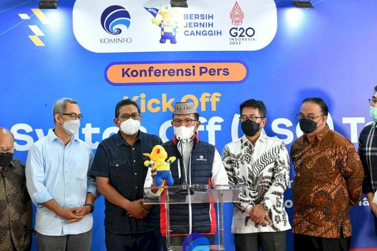 Menkominfo Johnny Gerald Plate dalam Konferensi Pers Kick Off Analog Switch Off Tahap 1 di Bandara Pondok Cabe, Tangerang Selatan, Jumat (29/4). (Ist/rmolsumsel.id)
