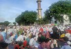 Salat Id, Ribuan Warga Padati Masjid Agung Palembang