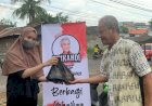Srikandi Ganjar Sumsel Bagikan Sembako ke UMKM di Palembang