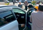 Mayat Pria Ditemukan Dalam Mobil di Simpang Patal