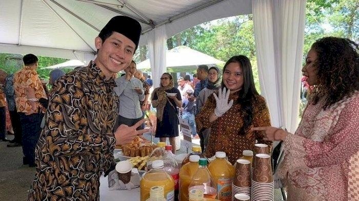 Kegiatan open house yang merupakan salah satu tradisi umat Muslim di Indonesia. (ist/rmolsumsel.id)