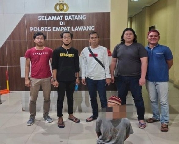 Tersangka saat ditangkap Satreskrim Polres Empat Lawang. (Istimewa/rmolsumsel.id)