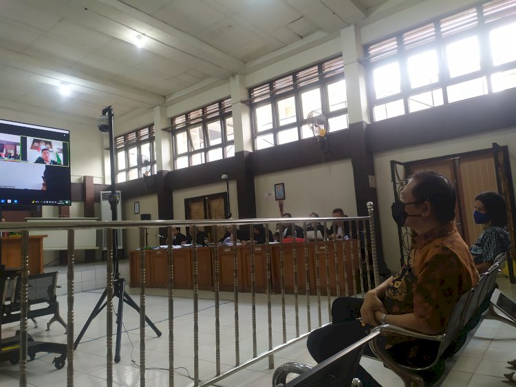 Mantan Ketua DPR RI Marzuki Ali bersiap memberikan keterangan di persidangan dalam kasus dugaan korupsi Masjid Sriwijaya/Foto:Yosep Indra Praja