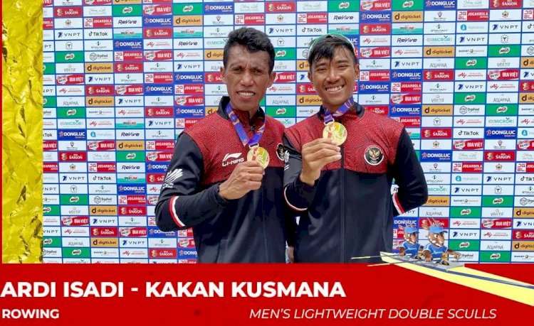 Ardi Isadi dan Kakan Kusmana peraih medali emas pertama kontingen Indonesia di SEA Games XXXI, Rabu (11/5). (timindonesiaofficial/rmolsumsel.id)