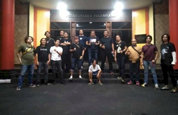 Pelaku rudapaksa anak berkebutuhan khusus saat ditangkap pihak kepolisian. (Ist). 