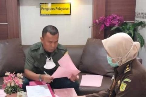 Jaksa Penuntut Umum (JPU) Kejari Kota Prabumulih melimpahkan berkas perkara korupsi ke Pengadilan Tipikor Palembang/ist