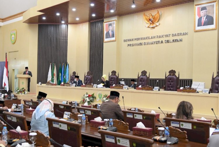 Suasana DPRD Provinsi Sumatera Selatan (Sumsel) memberikan sejumlah rekomendasi terkait Laporan Keterangan Pertanggungjawaban (LKPJ)  Gubernur Sumsel Tahun anggaran 2021, dalam rapat paripurna, Selasa (12/5) di Aula lantai III Gedung  DPRD Sumsel/Foto:Ist