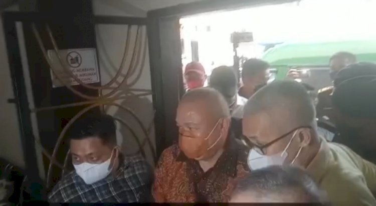 Mantan Gubernur Sumatera Selatan H Alex Noerdin tiba di Pengadilan Tipikor Palembang/Foto:Yosep Indra Praja