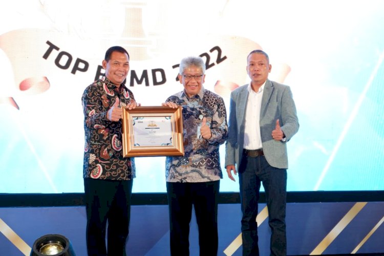 bak bjb Raih Penghargaan Peringkat 1 Anugerah Top BUMD 2022./Ist