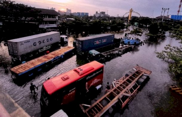 Banjir air pasang atau rob menimpa Kawasan Berikat Pelabuhan Tanjung Emas Semarang, Jawa Tengah Senin (23/5)/RMOL Jateng