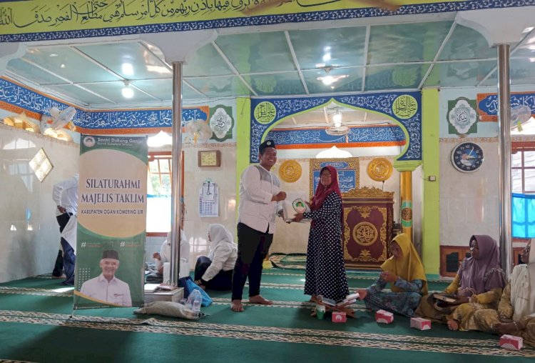 Relawan Santri dukung Ganjar saat memperkenalkan Ganjar Pranowo ke ibu-ibubdi Majelis Taklim. (Ist). 