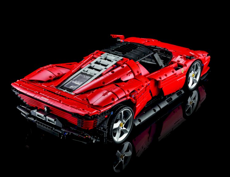 errari Daytona SP3 LEGO Technic. (Carscoops.com/net)