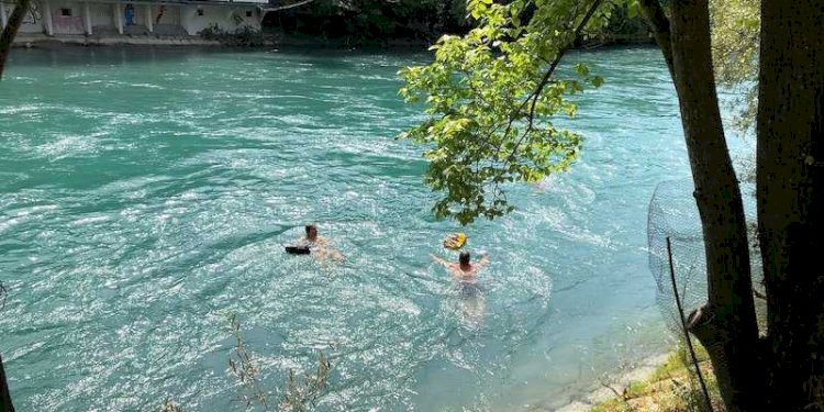 Sungai Aare Swiss. (Ist). 