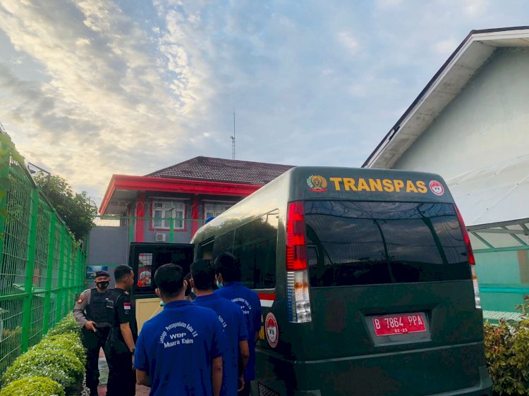 Pemindahan warga binaan Lapas Kelas II B Muara Enim. (Ist). 