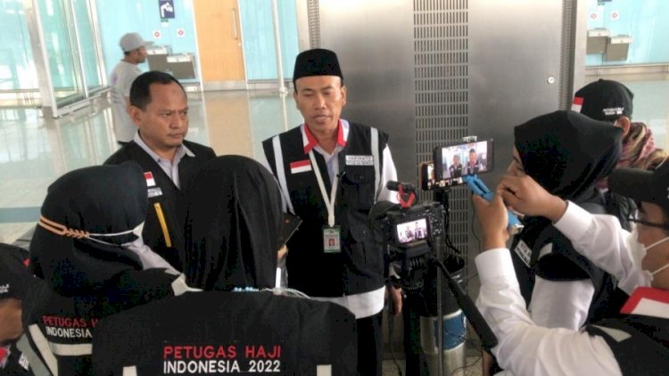 Kadaker Bandara Haryanto beri keterangan pers terkait jemaah wafat. (Ist). 