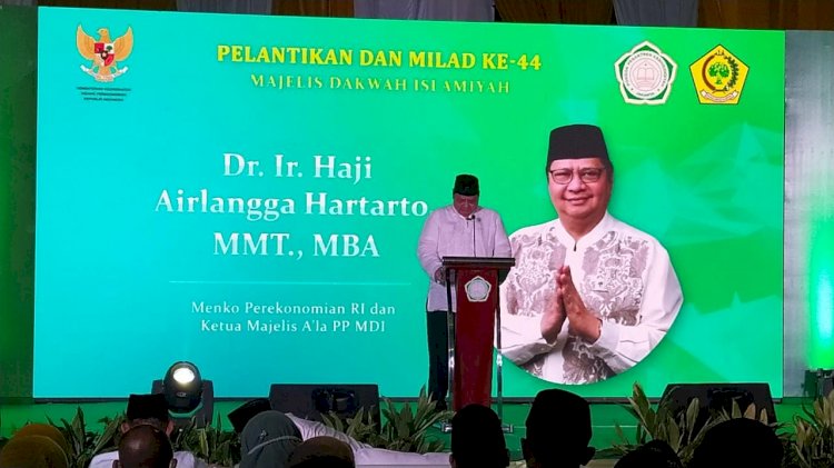 Ketua Majelis A'la MDI Airlangga Hartarto melantik kepengurusan MDI yang baru. (Ist). 