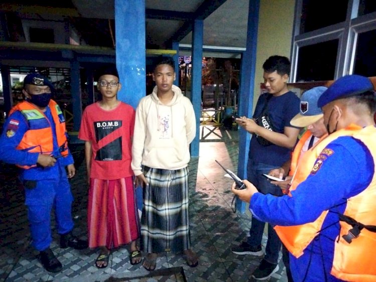 Petugas terus berupaya mencari korban yang tenggelam di Sungai Musi/ist.