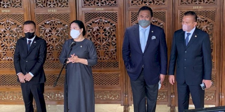 Usai Paripurna, Ketua DPR RI Puan Maharani bersama 3 pimpinan lainnya beri pernyataan ke media/RMOL