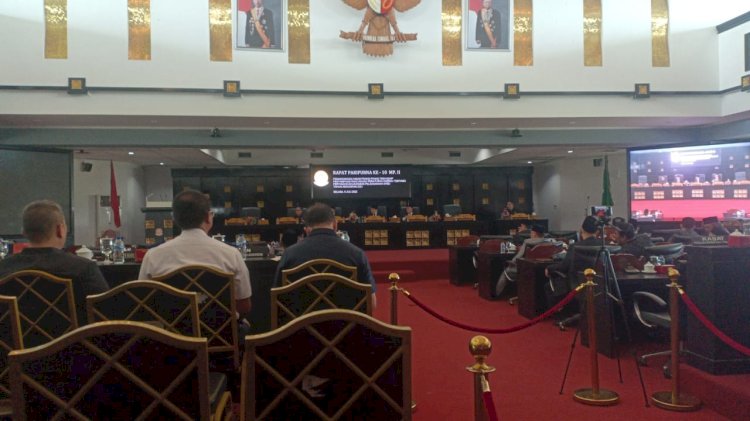 Rapat Paripurna DPRD Palembang dengan agenda pemandangan umum Fraksi-fraksi terhadap penyampaian Raperda tentang pertanggungjawaban pelaksanaan anggaran tahun 2021, Selasa (5/7). (ist/rmolsumsel.id)