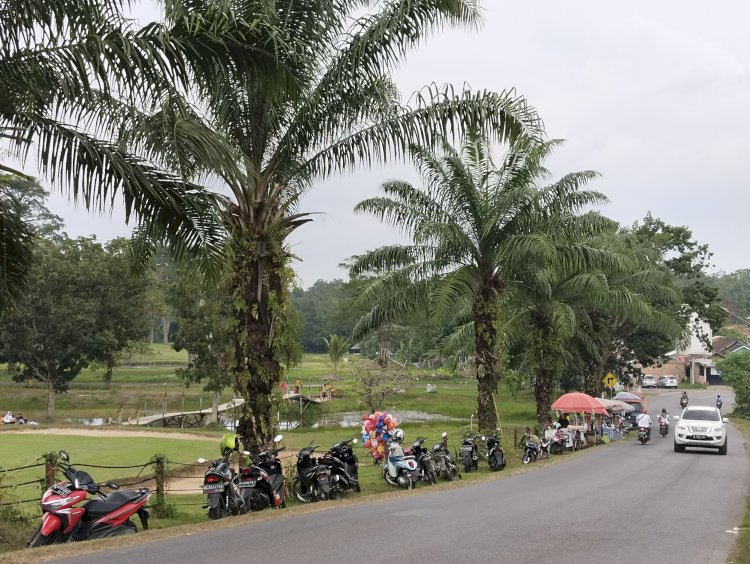 Lapangan golf di PALI menjadi salah satu lokasi liburan favorit masyarakat. (Eko/Rmolsumsel.id). 