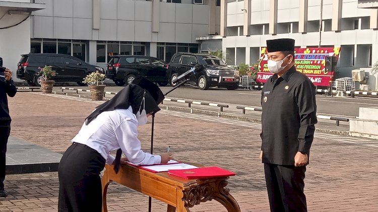 Pj Bupati Muara Enim Kurniawan melantik 478 PPPK tenaga pendidik tahap kedua. (Noviansyah/Rmolsumsel.id). 