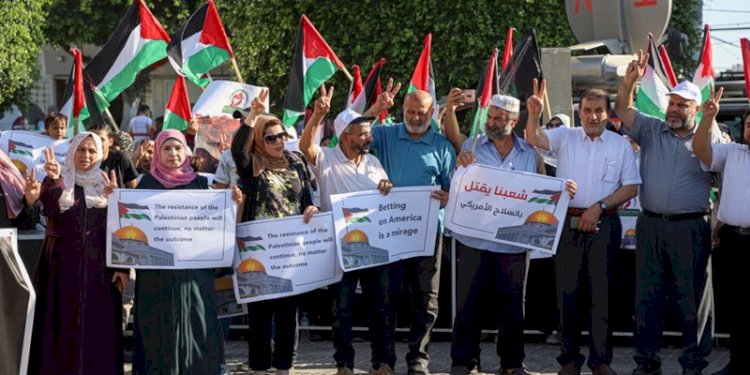 Warga Palestina memprotes kunjungan Presiden AS Joe Biden, di Kota Gaza, 14 Juli 2022/Net