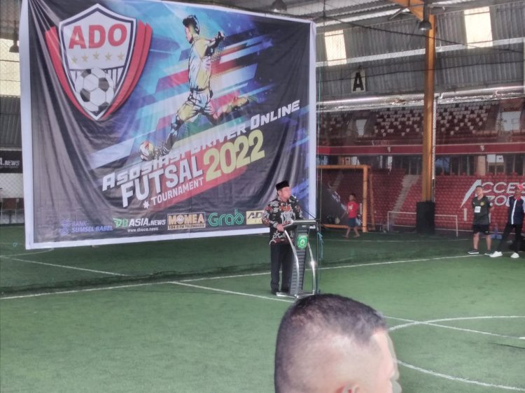 Pembukaan turnamen futsal driver online di Lapangan Futsal Momea Palembang. (ist/rmolsumsel.id)