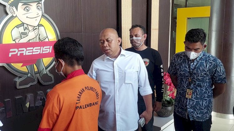 Aryadi, ayah yang setubuhi anaknya hingga puluhan kali saat ditangkap polisi. (ist)