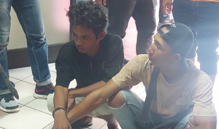 Aryadi bersama adiknya tak berkutik saat diamankan Satreskrim Polrestabes Palembang/RMOL