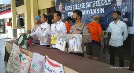 Polres Banyuasin saat memberikan keterangan pres. (Istimewa/net)