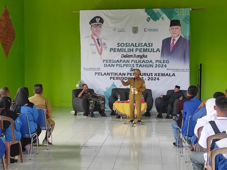Pj Bupati Muba Apriyadi menjadi pembicara dalam acara Sosialisasi Pemilih Pemula dalam rangka persiapan Pilkada, Pilpres dan Pileg 2024, di Kecamatan Lalan. (Amarullah Diansyah/Rmolsumsel.id) 