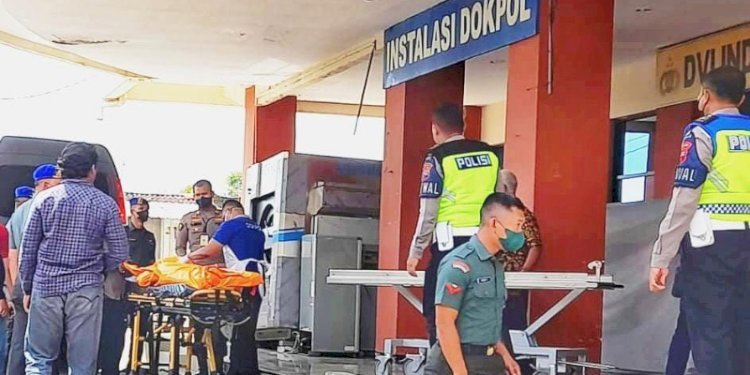 Jenazah Kopda Muslimin saat tiba di RS Bhayangkara Semarang. RMOL