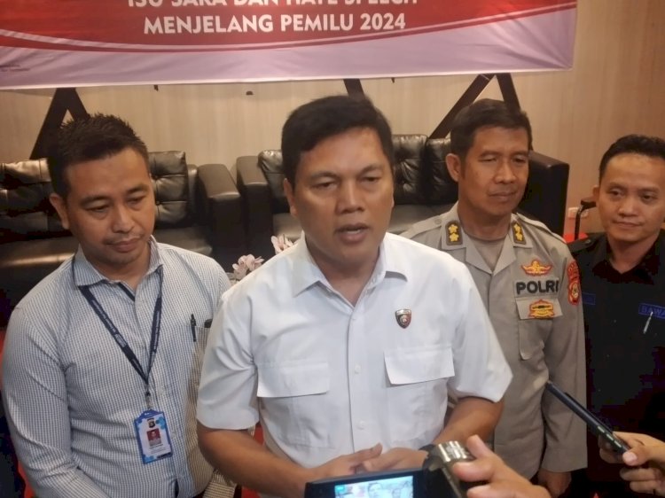 Direktur Intelkam Polda Sumsel, Kombes Pol Iskandar F Sutisna dibincangi usai membuka Focus Group Discussion (FGD) Mencegah Berita Hoax, Isu  Sara dan Hate Speech Menjelang Pemilu 2024 di Hotel Swarna Dwipa, Kamis (28/7).