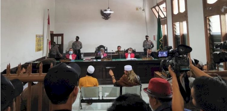 Habib Bahar bin Smith saat jalani sidang tuntutan dalam kasus dugaan penyebaran berita bohong/RMOLJabar