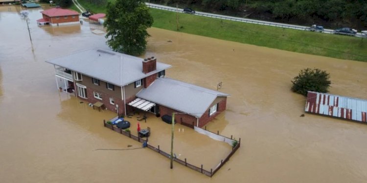  Rumah-rumah yang terendam banjir di Kentucky/Net