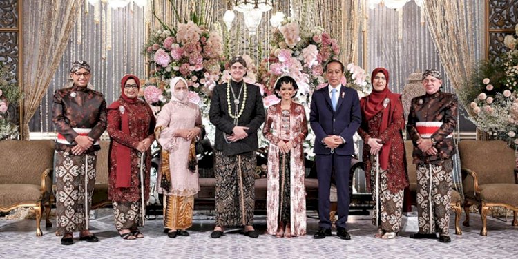 Presiden RI Joko Widodo bersama ibu Iriana hadir di resepsi pernikahan Putri Anies Baswedan/ist