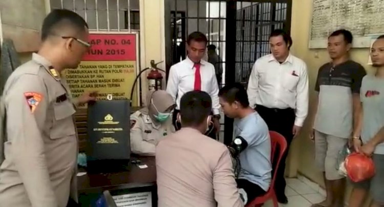 Tahanan Polres Musi Rawas melakukan tes kesehatan/ist