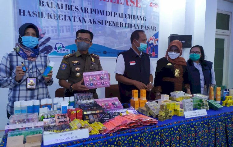 BPPOM menyita ribuan kosmetik ilegal yang ditaksir mencapai Rp198 juta/Foto: Amizon